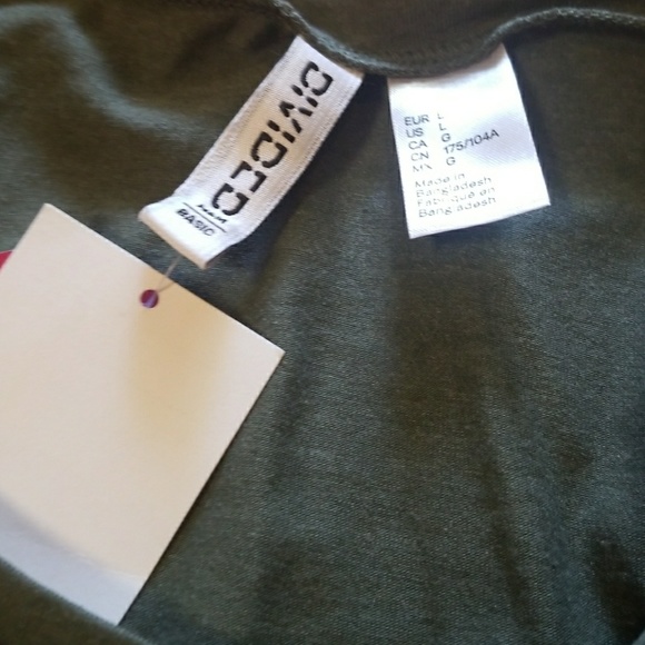 H&M  basic t shirt - Picture 2 of 2